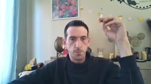 Snapshot of skinnybigcock2 chatting on March 10, 8:39 am SkinnyBigCock2 online show from March 10, 8:39 am