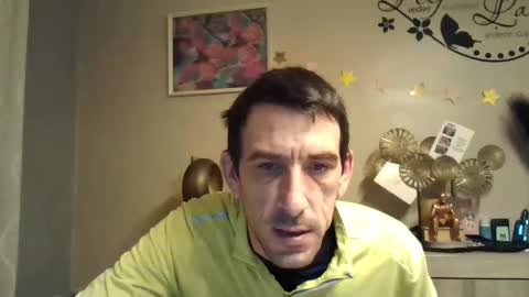 Snapshot of skinnybigcock2 chatting on January 22, 2:59 am SkinnyBigCock2 online show from January 22, 2:59 am