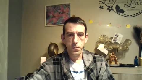 Snapshot of skinnybigcock2 chatting on January 4, 6:19 am SkinnyBigCock2 online show from January 4, 6:19 am