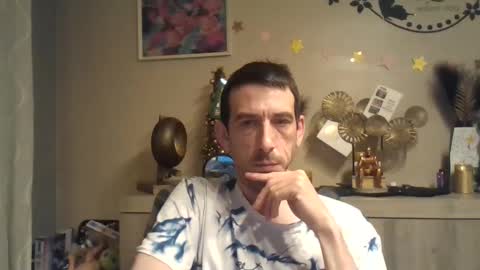 Snapshot of skinnybigcock2 chatting on December 25, 6:31 am SkinnyBigCock2 online show from December 25, 6:31 am