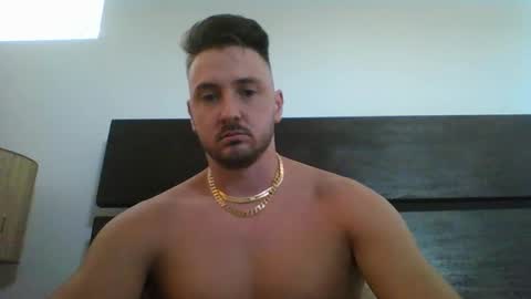 Snapshot of skinnyguylongdick1 chatting on December 22, 7:10 pm skinnyguylongdick1 online show from December 22, 7:10 pm