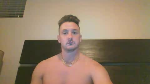 skinnyguylongdick1 online show from September 29, 2:21 am