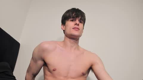 skinnyguywithbigd online show from November 10, 3:53 am