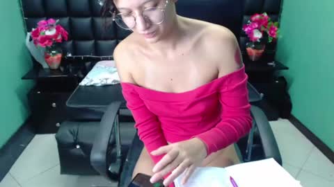  SKINNYHORNY   online show from December 30, 5:48 am