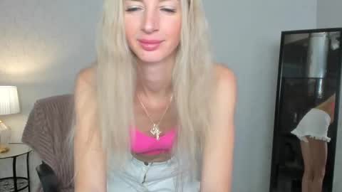 Skinnyladyy online show from March 10, 2:17 am