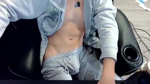 skrogdog online show from May 16, 12:29 am