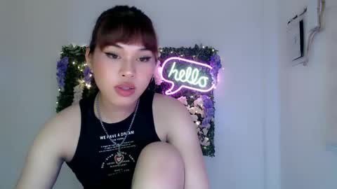 Snapshot of sky_fox_sweetxx chatting on January 23, 12:09 pm online show from January 23, 12:09 pm