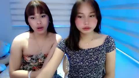 Snapshot of sky_fox_sweetxx chatting on January 6, 10:35 am online show from January 6, 10:35 am