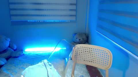 Snapshot of sky_fox_sweetxx chatting on January 6, 1:41 pm online show from January 6, 1:41 pm
