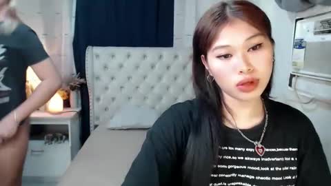 Snapshot of sky_fox_sweetxx chatting on January 21, 6:22 am online show from January 21, 6:22 am