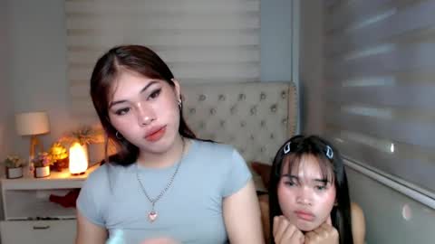 Snapshot of sky_fox_sweetxx chatting on February 6, 7:56 am online show from February 6, 7:56 am