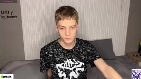 sky_hunter online show from November 19, 4:28 pm