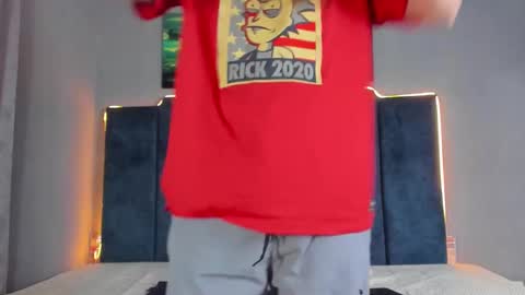 Snapshot of sky_liink chatting on October 8, 10:27 pm Santiago online show from October 8, 10:27 pm