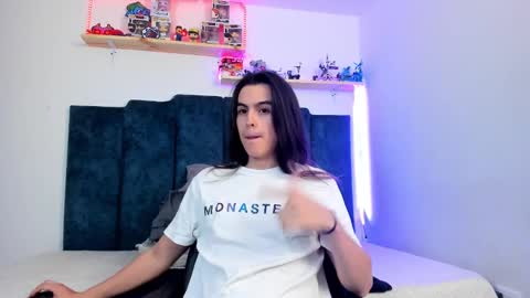 Snapshot of sky_liink chatting on January 20, 9:53 pm Santiago online show from January 20, 9:53 pm