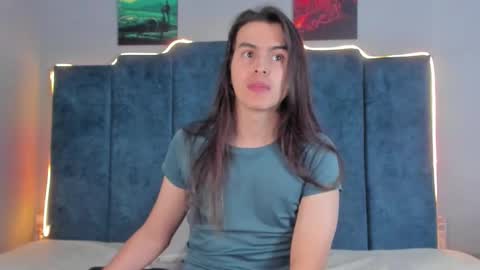 Snapshot of sky_liink chatting on October 21, 10:24 pm Santiago online show from October 21, 10:24 pm