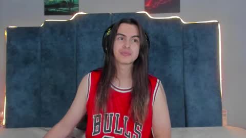 Snapshot of sky_liink chatting on October 10, 11:31 pm Santiago online show from October 10, 11:31 pm