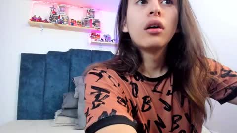 Snapshot of sky_liink chatting on February 8, 9:36 pm Santiago online show from February 8, 9:36 pm