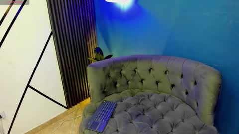 sky_rivers online show from December 16, 3:46 am