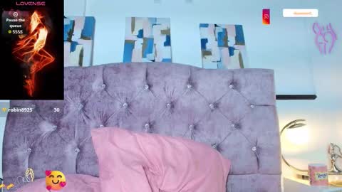 skye moore online show from September 25, 1:40 pm