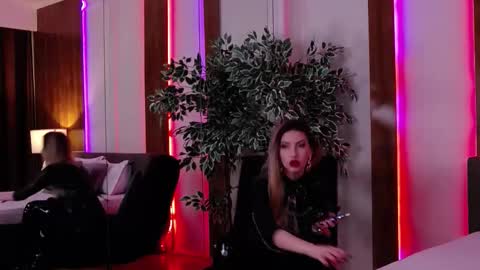 SkylarSpark online show from November 7, 9:50 pm