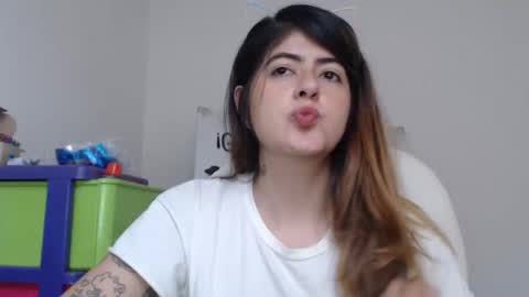 Snapshot of skyler1195 chatting on February 16, 9:59 pm Skyler online show from February 16, 9:59 pm