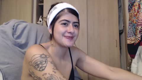 Snapshot of skyler1195 chatting on February 25, 1:41 am Skyler online show from February 25, 1:41 am