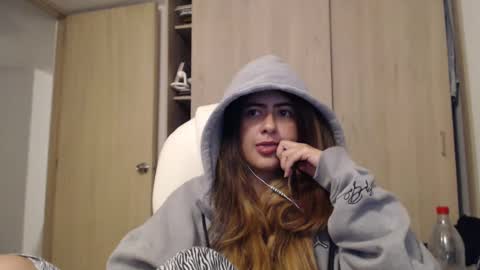 Snapshot of skyler1195 chatting on February 16, 4:42 am Skyler online show from February 16, 4:42 am