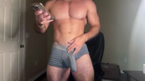 Skyler Flexes online show from August 6, 9:02 pm
