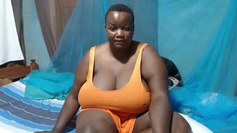 Snapshot of skylla07 chatting on March 12, 3:35 am sheliah online show from March 12, 3:35 am