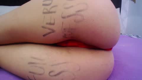 Snapshot of skynny_horney chatting on January 10, 12:59 am Skynny online show from January 10, 12:59 am