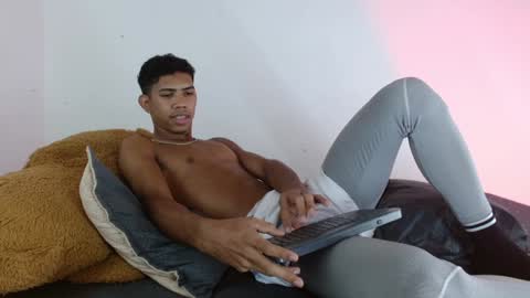 Snapshot of skyper_mgc chatting on January 27, 3:37 am Skryper online show from January 27, 3:37 am