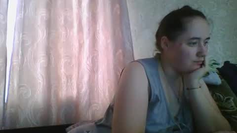 skyressie333 online show from October 22, 12:40 pm