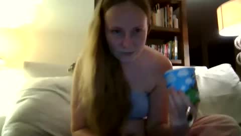 Snapshot of skywinters chatting on September 20, 12:13 am Sky Winters online show from September 20, 12:13 am