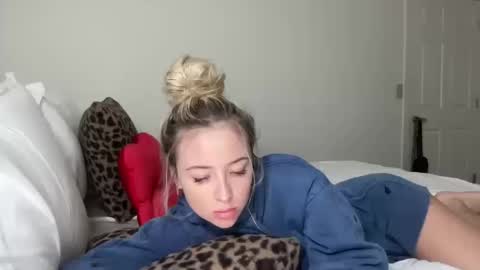 Skylar online show from October 14, 2:25 am