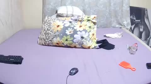 slender_sweetbabe online show from May 12, 12:03 pm