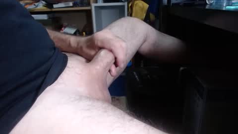 sliderguy699 online show from October 19, 2:44 pm