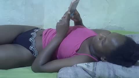 Snapshot of slim_girl3 chatting on February 28, 9:25 am slim_girl3 online show from February 28, 9:25 am