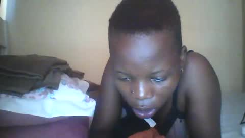 Snapshot of slim_petite_ebony chatting on December 24, 12:00 pm slim_petite_ebony online show from December 24, 12:00 pm