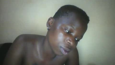Snapshot of slim_petite_ebony chatting on December 21, 11:24 pm slim_petite_ebony online show from December 21, 11:24 pm