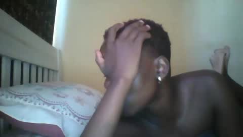Snapshot of slim_petite_ebony chatting on December 16, 1:11 pm slim_petite_ebony online show from December 16, 1:11 pm