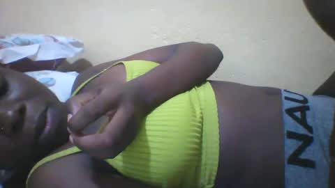 Snapshot of slim_petite_ebony chatting on January 30, 2:49 am slim_petite_ebony online show from January 30, 2:49 am