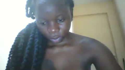 Snapshot of slim_petite_ebony chatting on October 18, 10:14 pm slim_petite_ebony online show from October 18, 10:14 pm