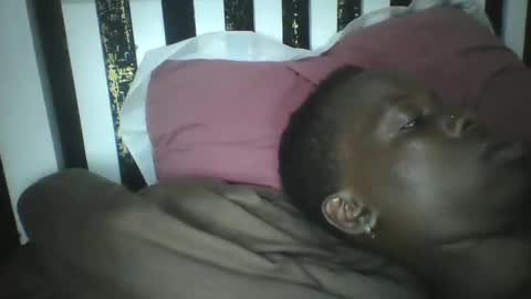Snapshot of slim_petite_ebony chatting on December 22, 11:20 pm slim_petite_ebony online show from December 22, 11:20 pm