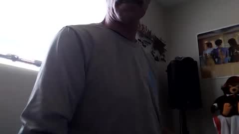 Snapshot of slimmy57 chatting on February 11, 7:05 pm slimmy57 online show from February 11, 7:05 pm