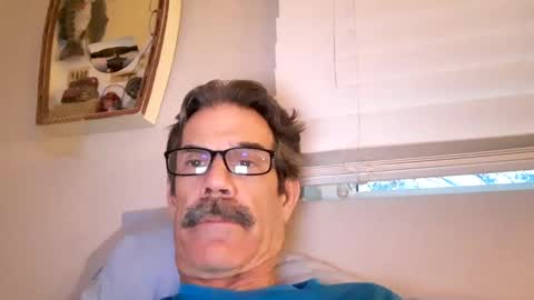 Snapshot of slimmy57 chatting on January 17, 12:53 am slimmy57 online show from January 17, 12:53 am