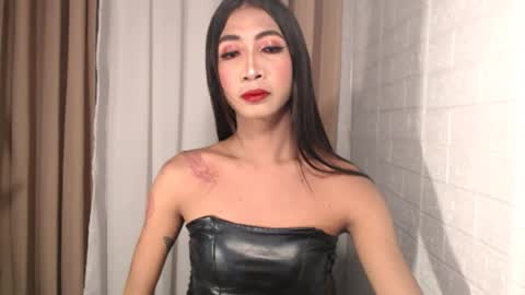 slimprettyjoira online show from June 30, 3:00 pm