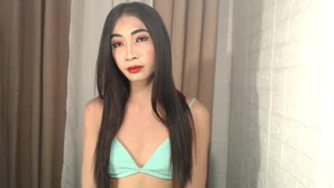 slimprettyjoira online show from July 15, 6:18 am
