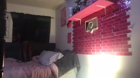 slimthick69couple online show from September 24, 7:42 pm