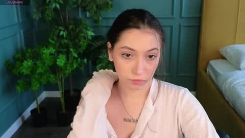 Emilia online show from May 5, 12:33 pm