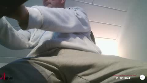  SLUTIAM   online show from December 11, 8:04 am